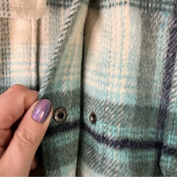 Old Navy Transitional Soft Brushed Plaid Utility Shacket in Green - Picture 6 of 11